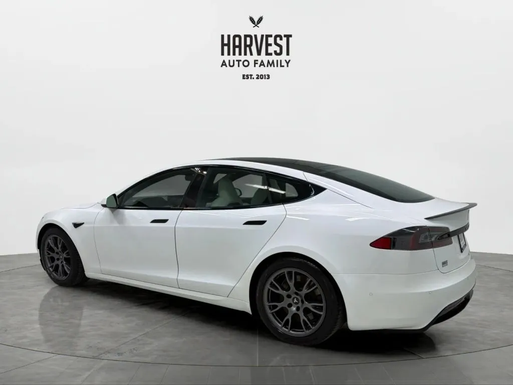 Tesla Model S photo 3