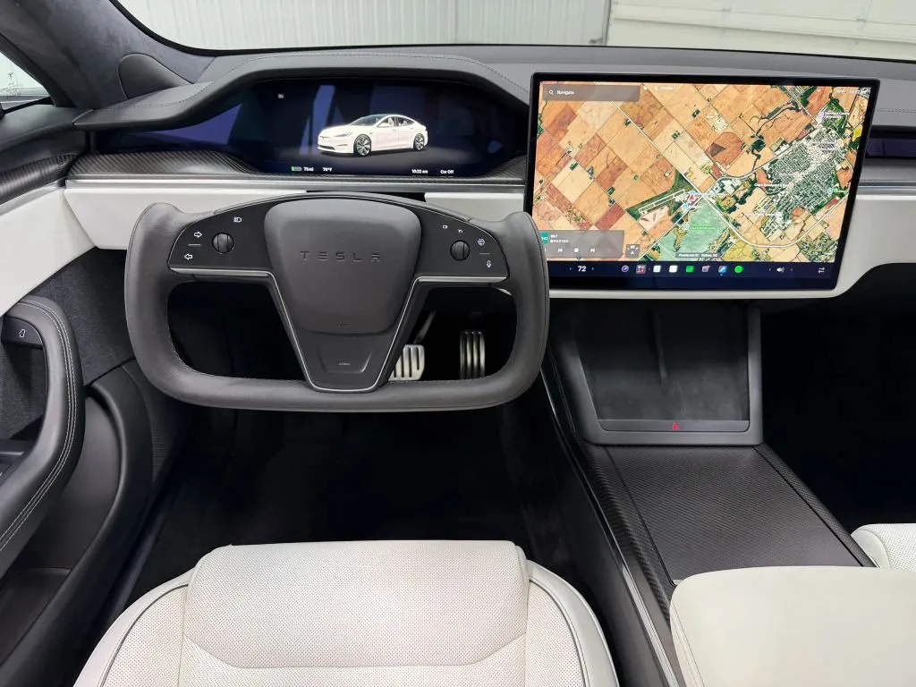Tesla Model S photo 21
