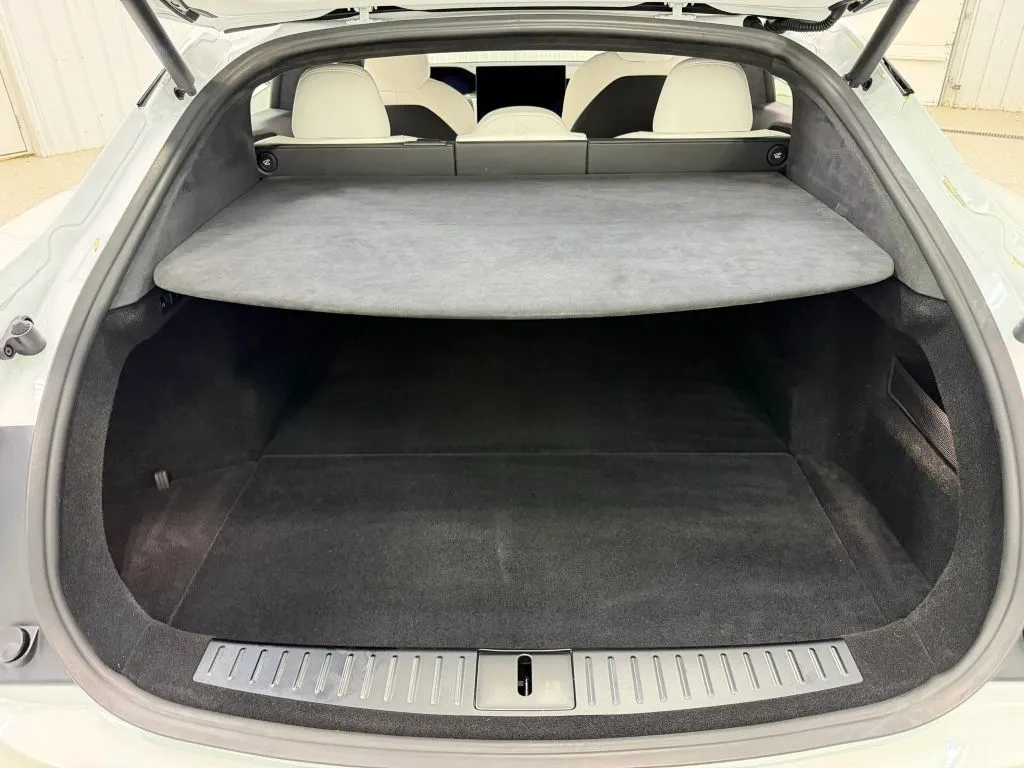 Tesla Model S photo 18