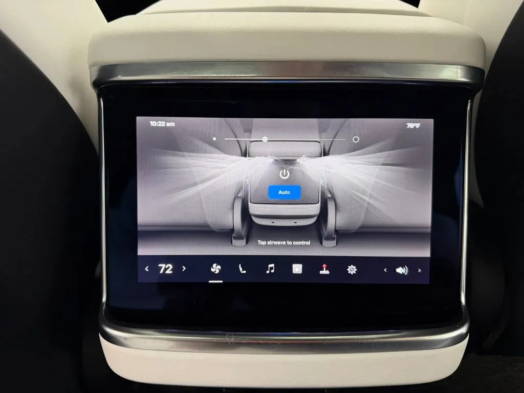 Tesla Model S photo 20