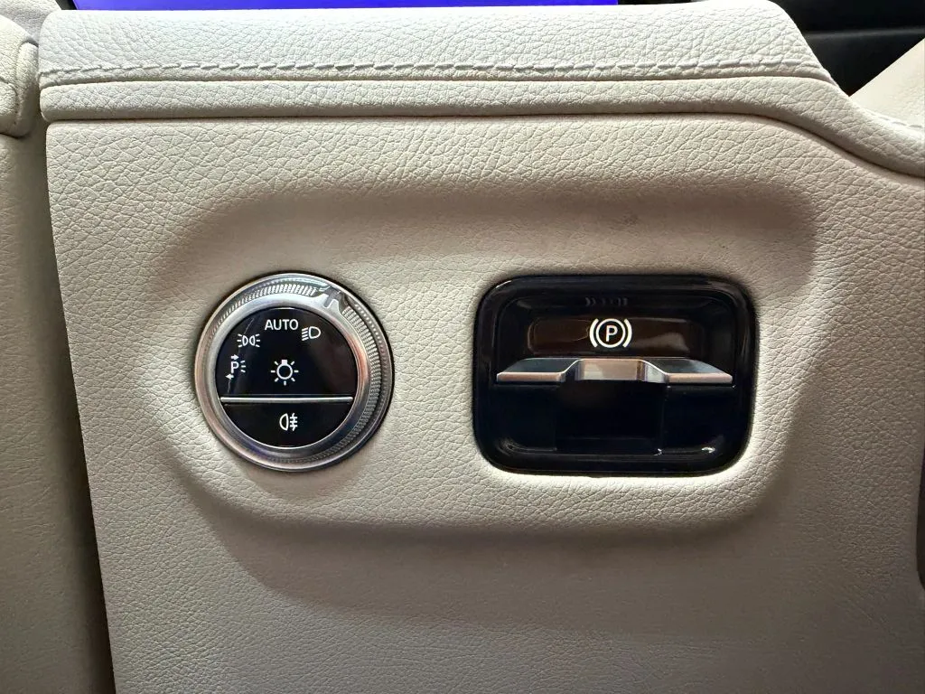Mercedes-Benz EQS photo 34