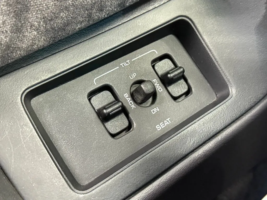 Chrysler LeBaron photo 34