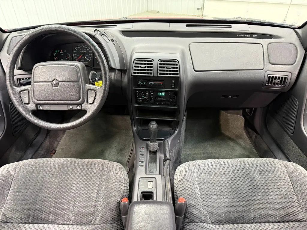Chrysler LeBaron photo 23