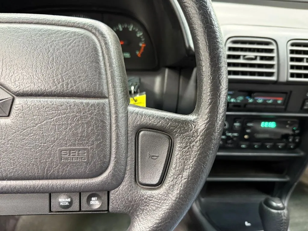 Chrysler LeBaron photo 38