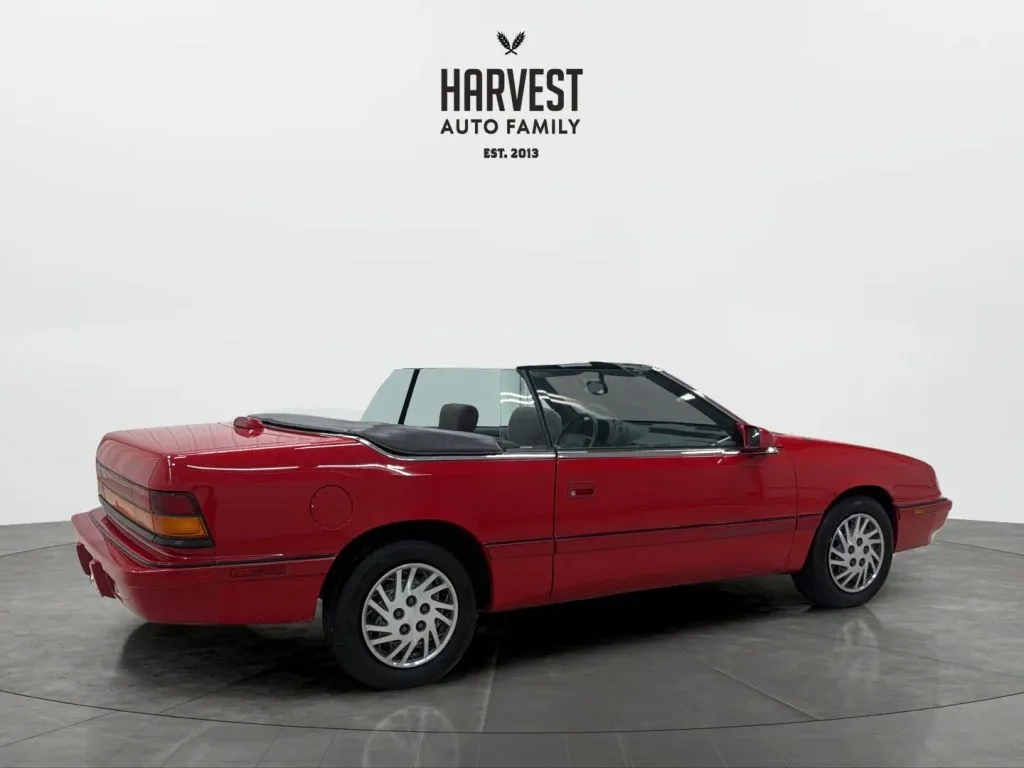 Chrysler LeBaron photo 17