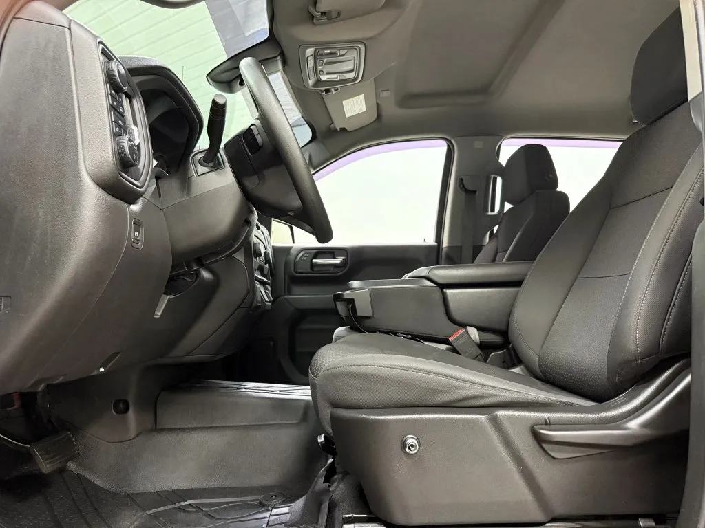 Chevrolet Silverado photo 15