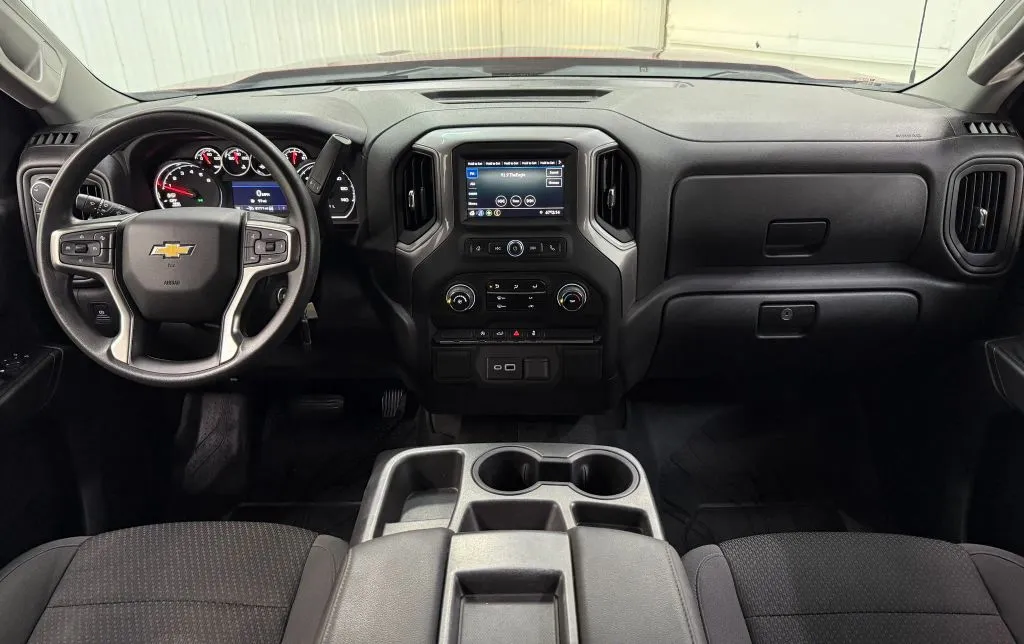 Chevrolet Silverado photo 13