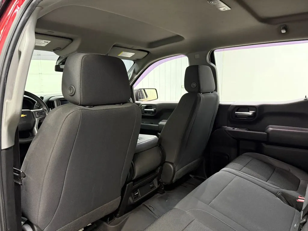 Chevrolet Silverado photo 16