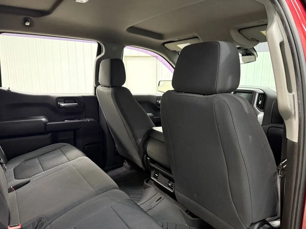 Chevrolet Silverado photo 17