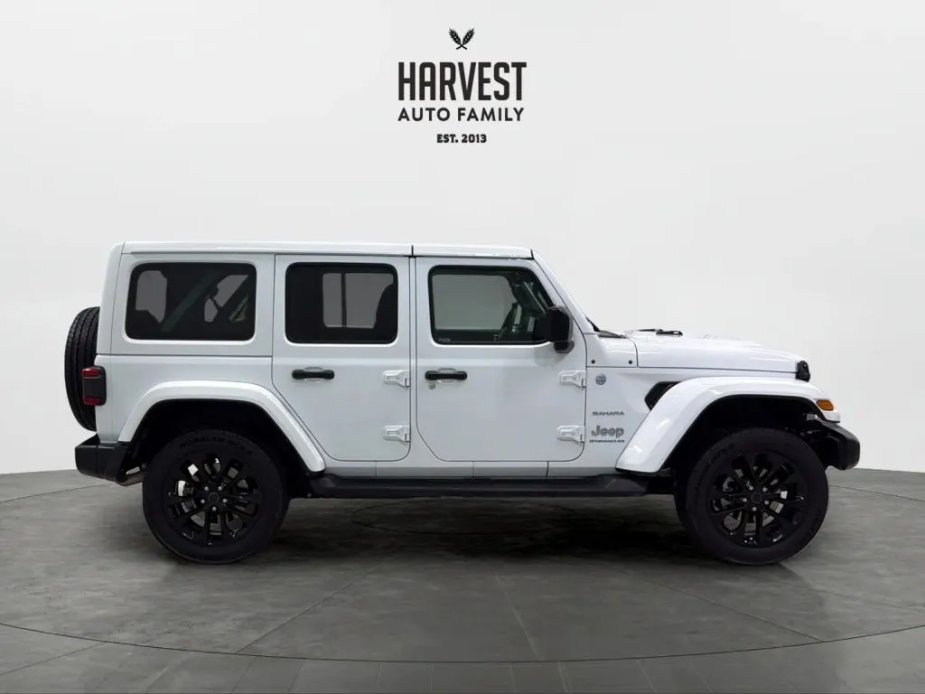 Jeep Wrangler photo 8
