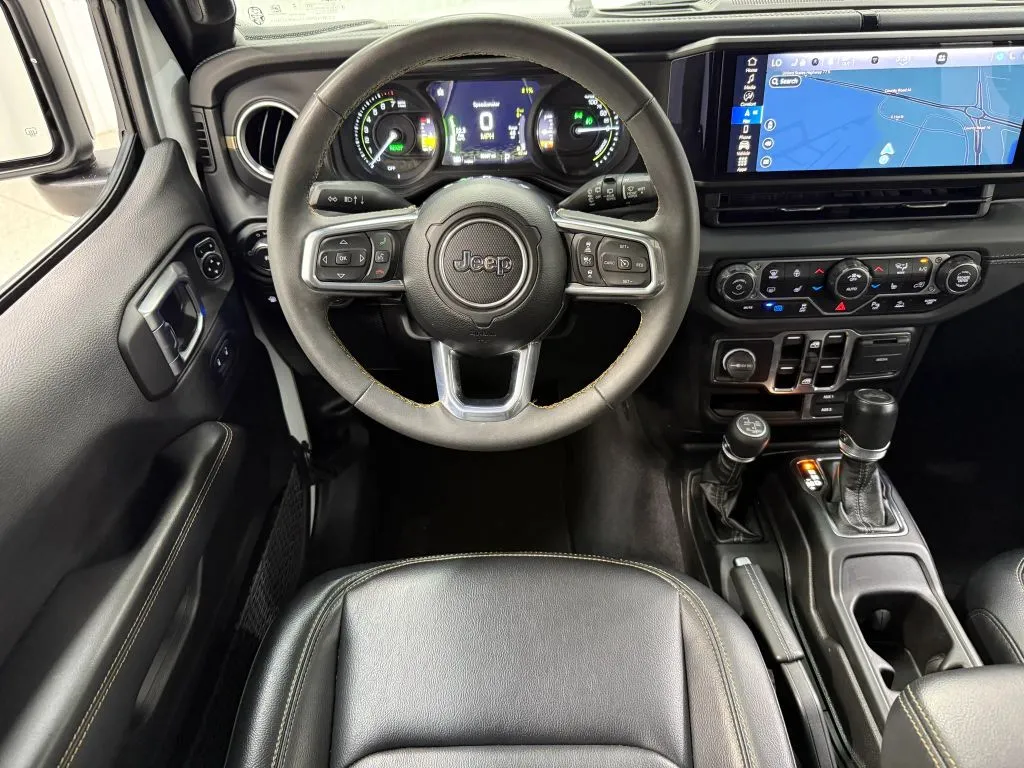 Jeep Wrangler photo 19