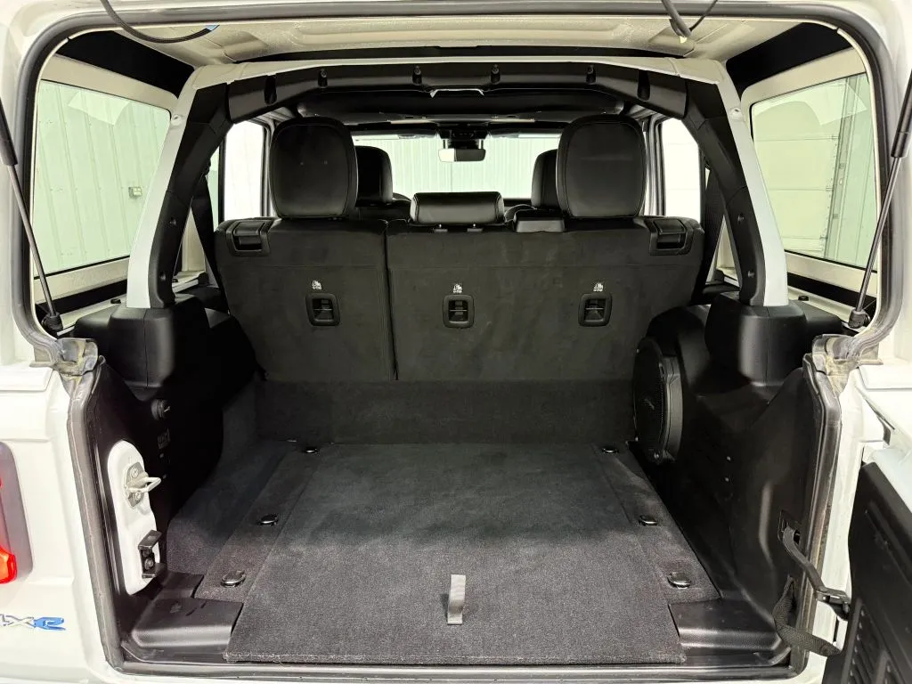 Jeep Wrangler photo 17