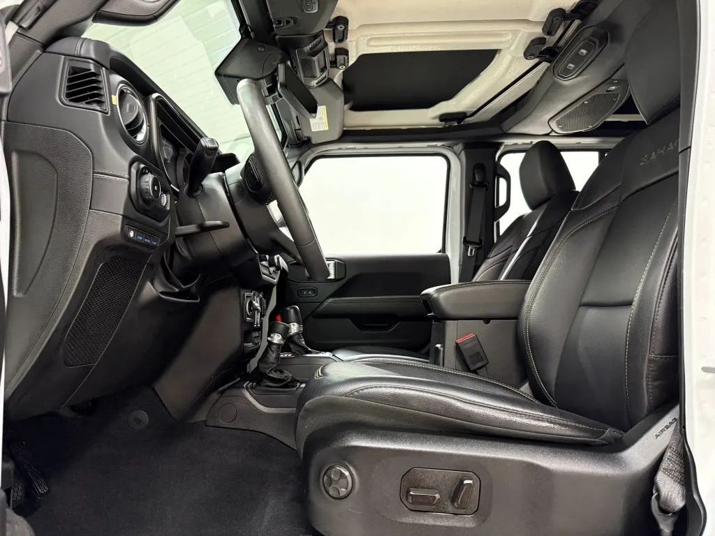 Jeep Wrangler photo 15