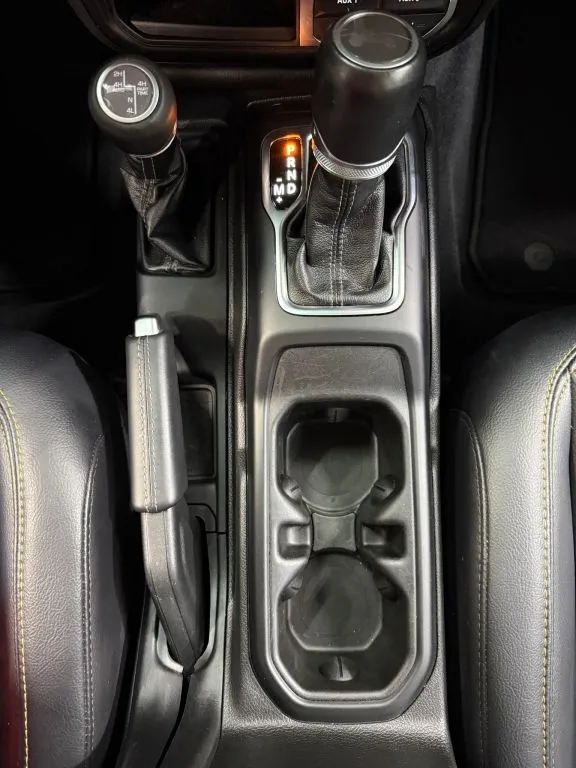 Jeep Wrangler photo 28