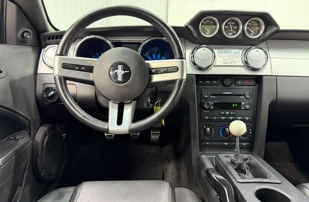 Ford Mustang photo 21