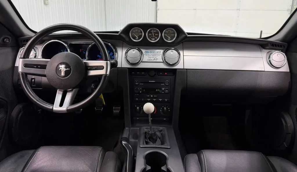 Ford Mustang photo 15