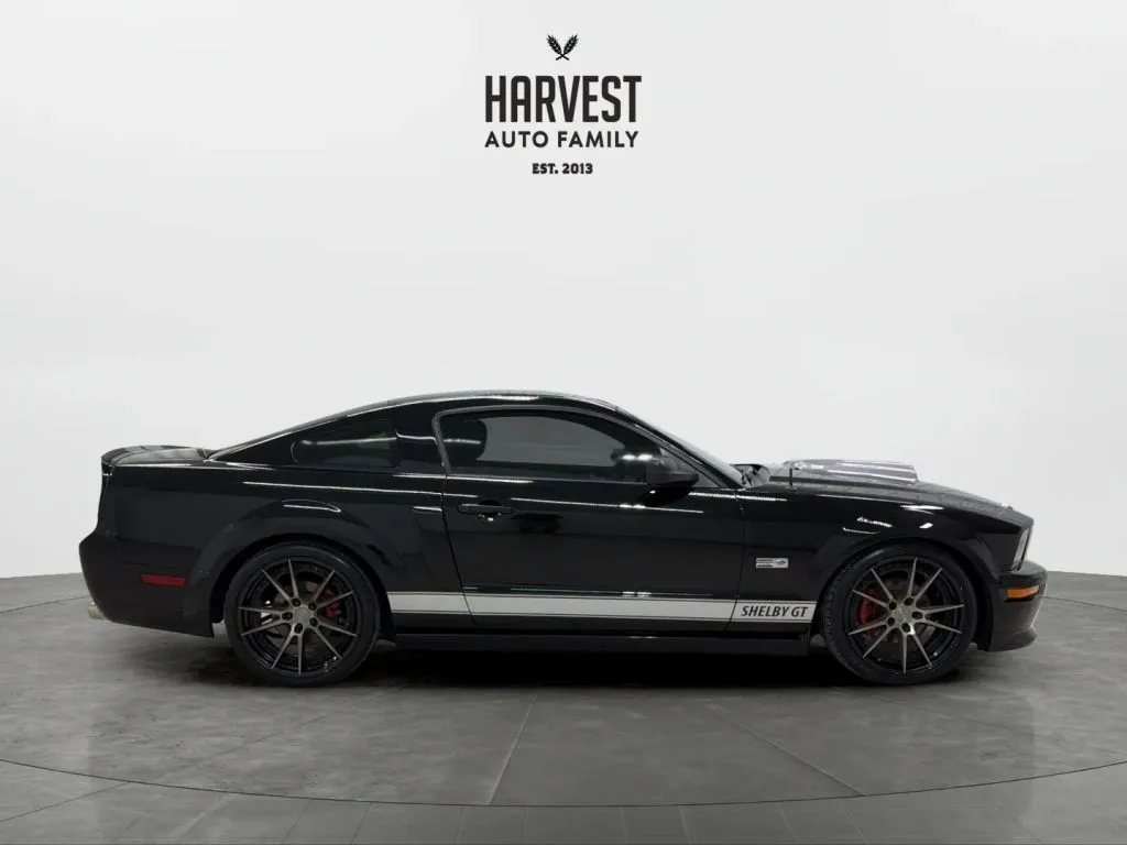 Ford Mustang photo 8