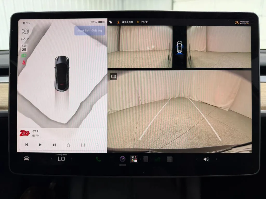 Tesla Model Y photo 24