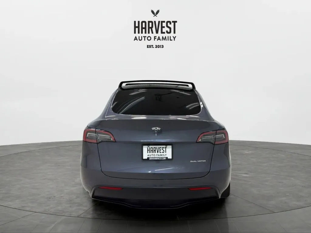 Tesla Model Y photo 5