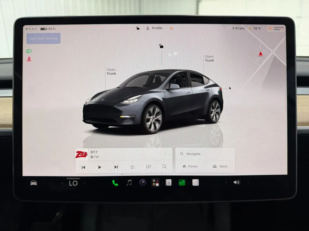 Tesla Model Y photo 21
