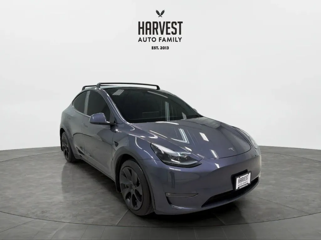 Tesla Model Y photo 10