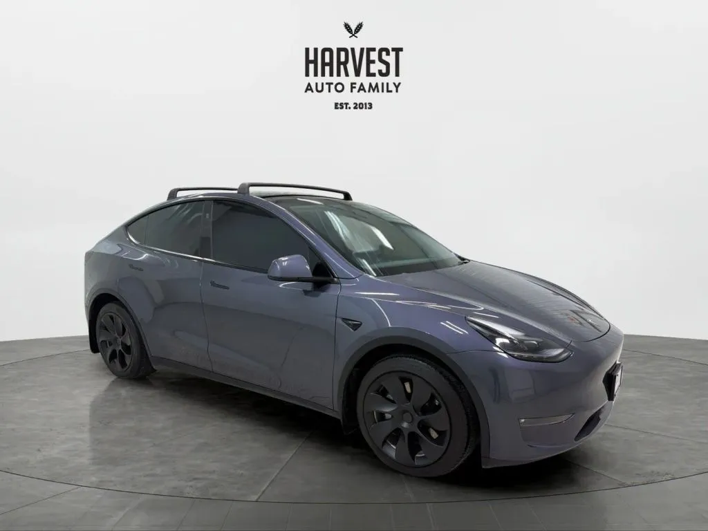 Tesla Model Y photo 9