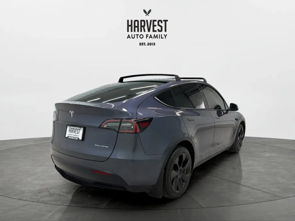 Tesla Model Y photo 6
