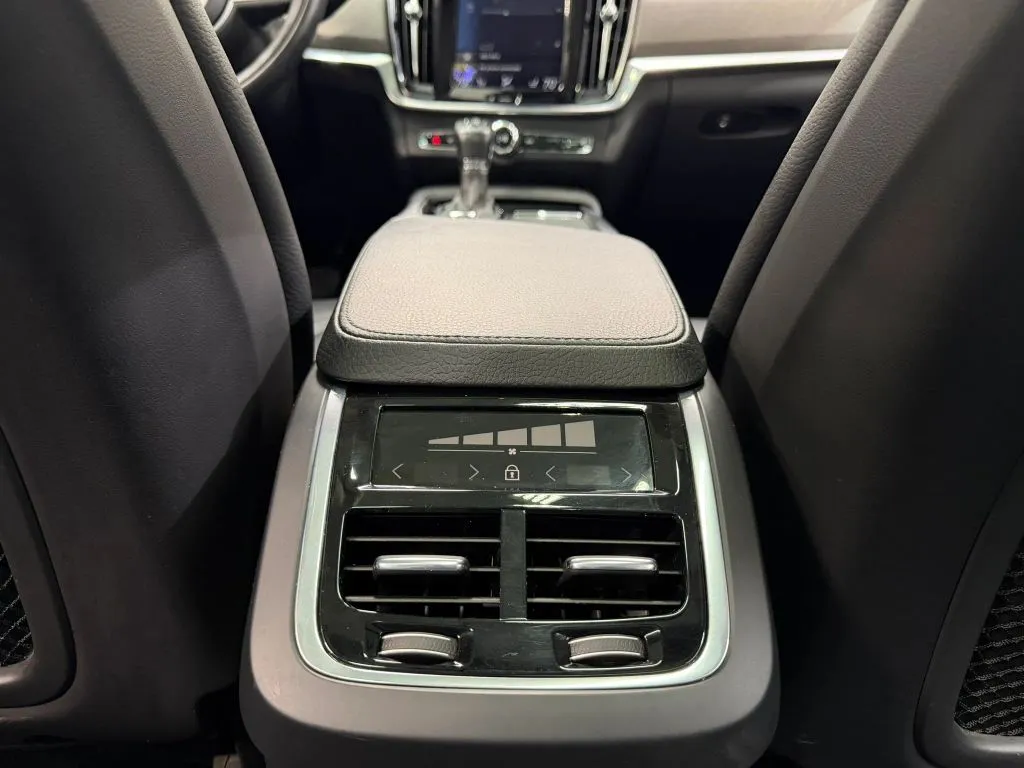 Volvo V90 photo 17