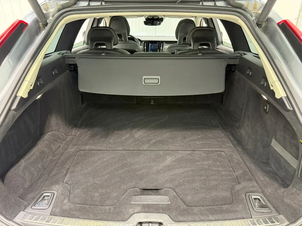 Volvo V90 photo 18