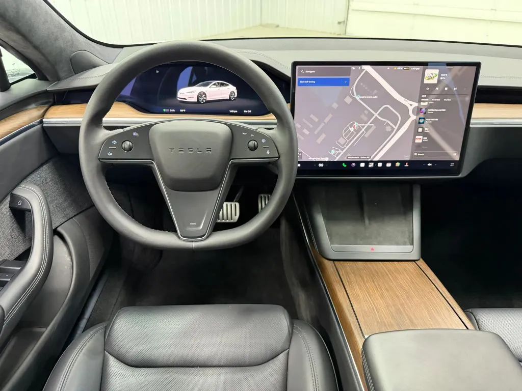 Tesla Model S photo 18