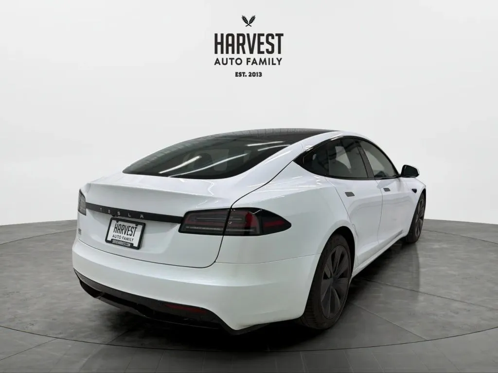 Tesla Model S photo 6