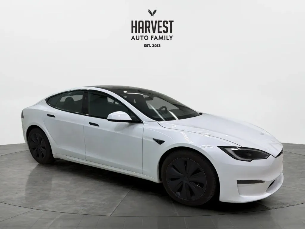 Tesla Model S photo 9