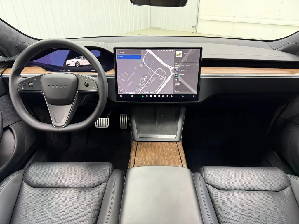 Tesla Model S photo 13