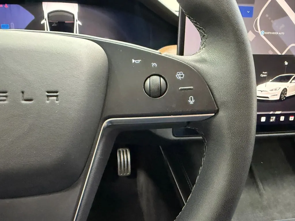 Tesla Model S photo 27
