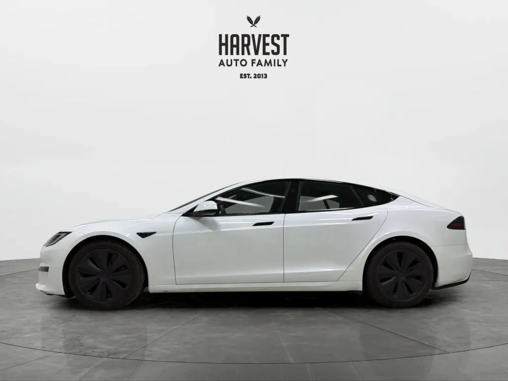 Tesla Model S photo 2