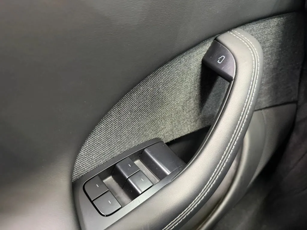 Tesla Model S photo 25