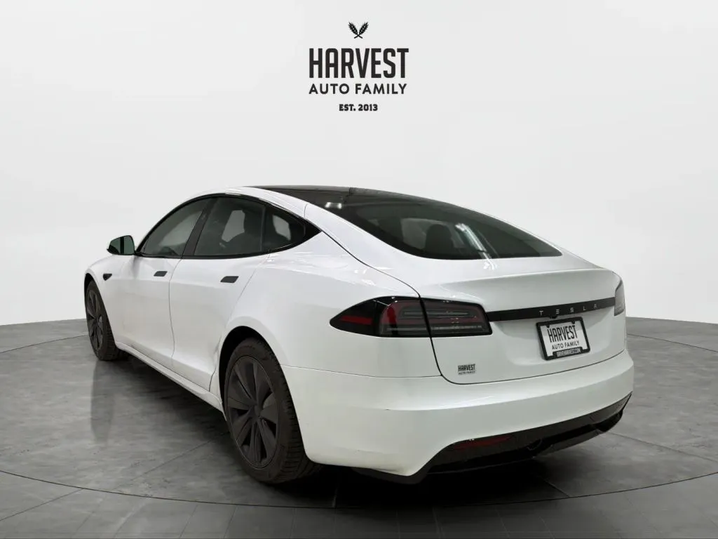 Tesla Model S photo 4