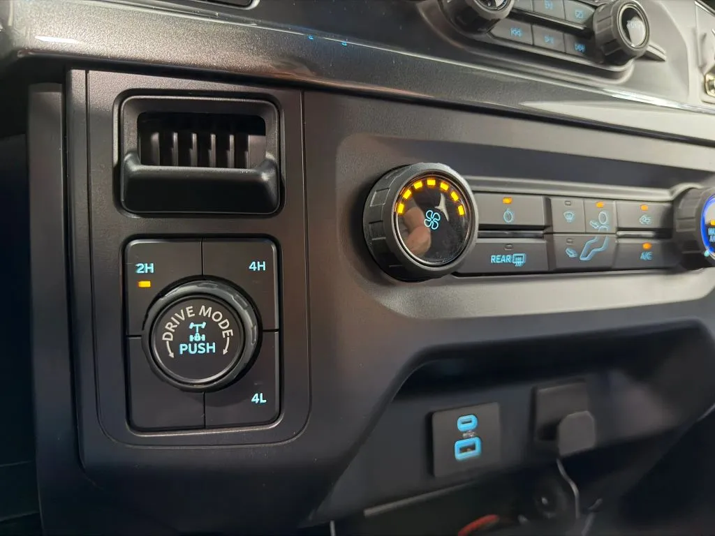 Ford F-150 photo 27