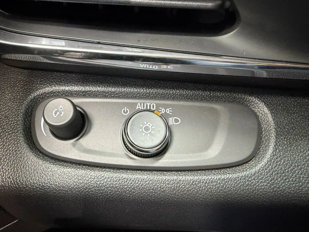 Buick Envista photo 28