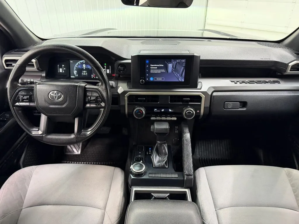 Toyota Tacoma photo 13