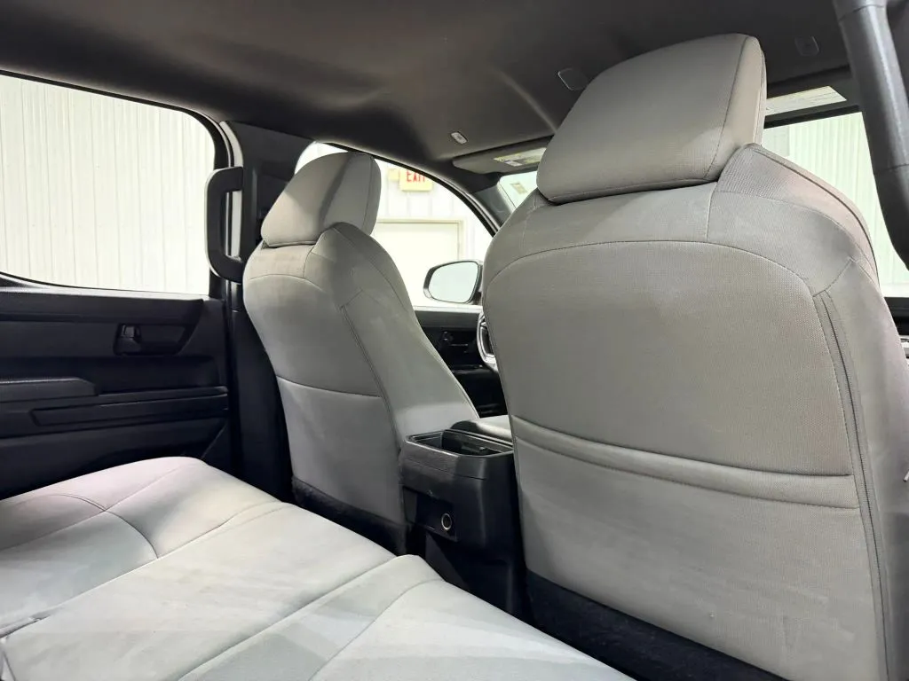 Toyota Tacoma photo 17