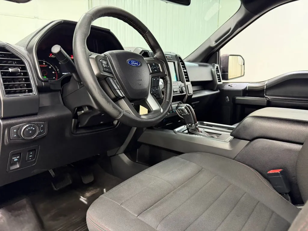 Ford F-150 photo 12