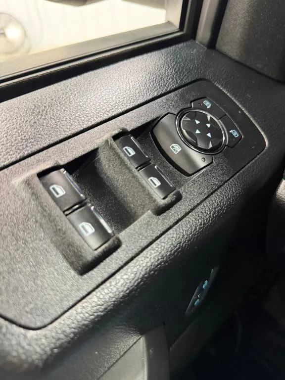 Ford F-150 photo 27