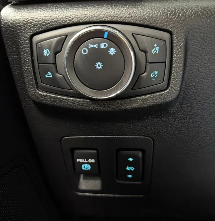 Ford F-150 photo 28