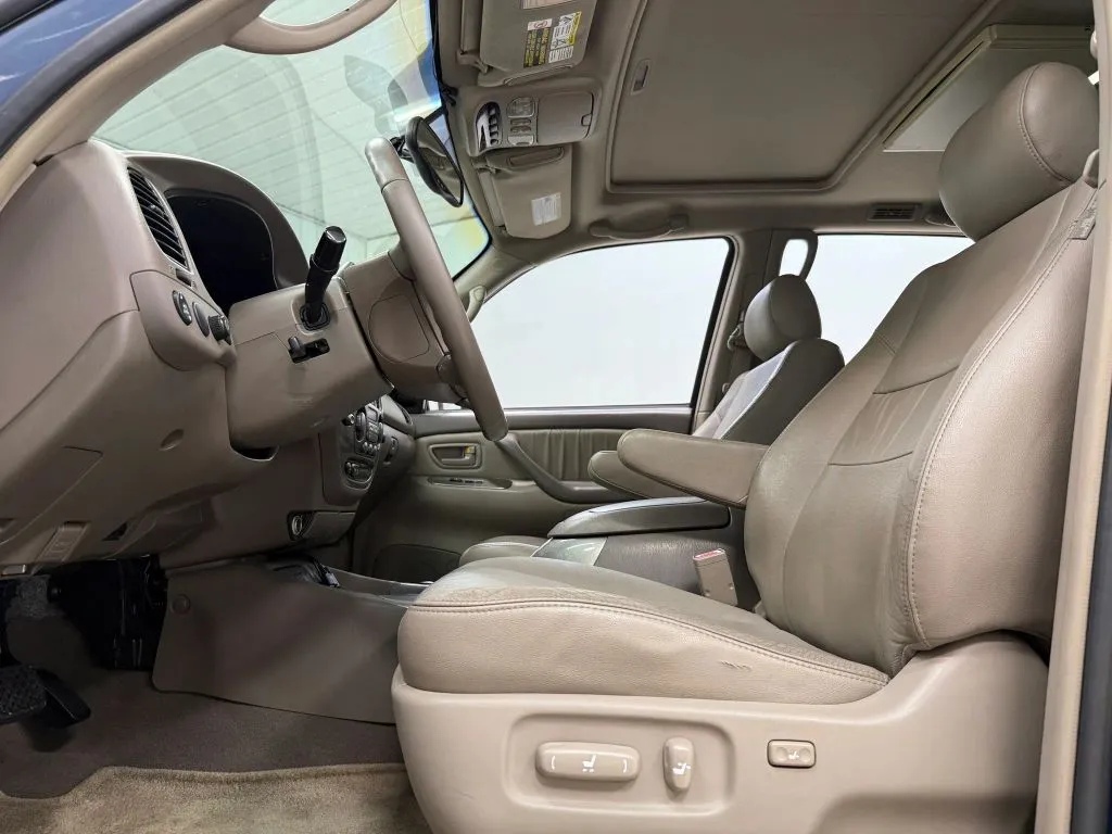 Toyota Sequoia photo 15