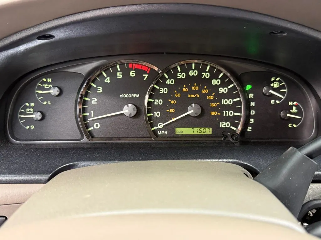 Toyota Sequoia photo 25