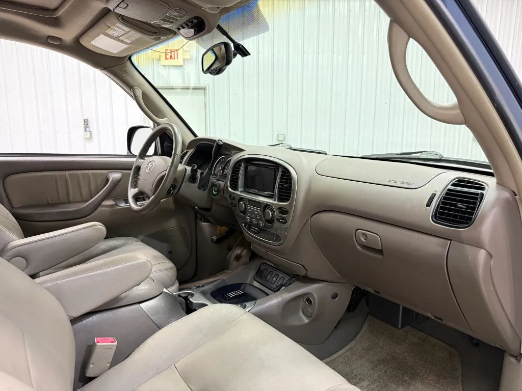 Toyota Sequoia photo 14