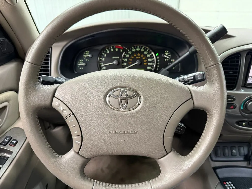 Toyota Sequoia photo 24