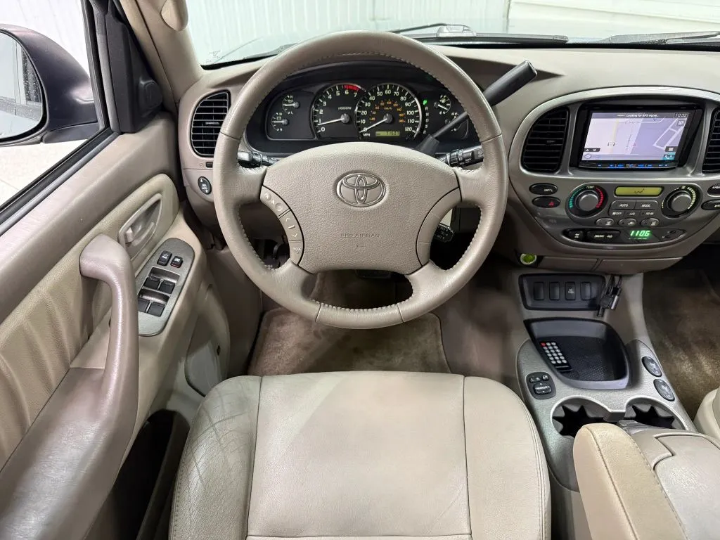 Toyota Sequoia photo 23