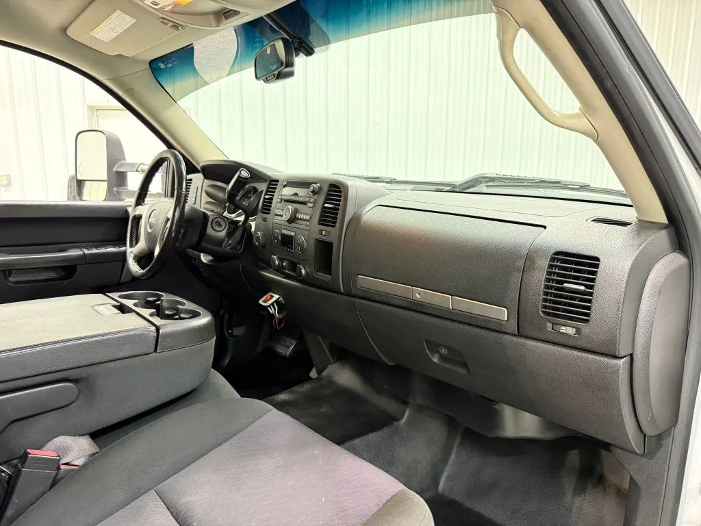 GMC Sierra photo 14